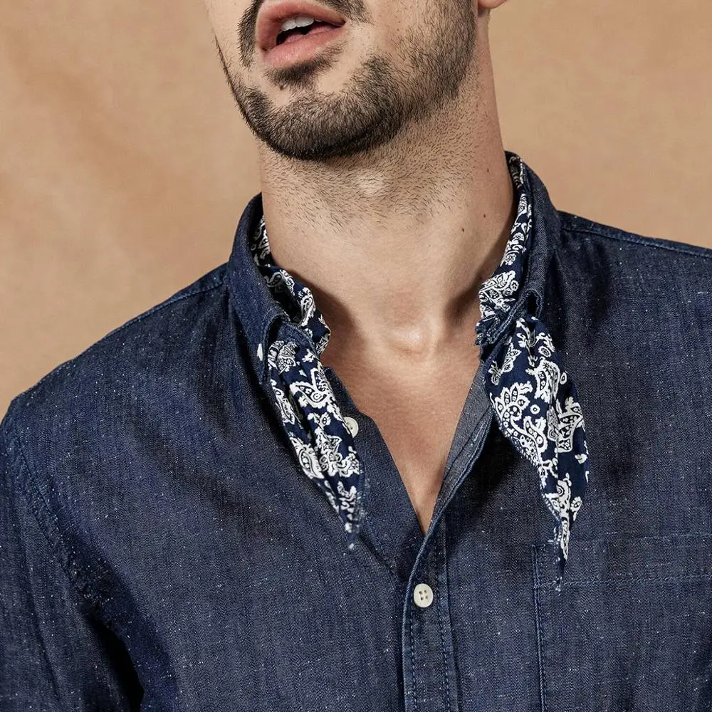 Мужская джинсовая рубашка SIMWOOOD темно синяя в горошек со съемным шарфом весна