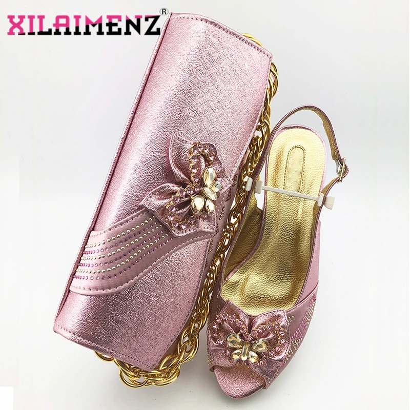 Комплект из туфель и сумочки в африканском стиле В Выдержанном комплект