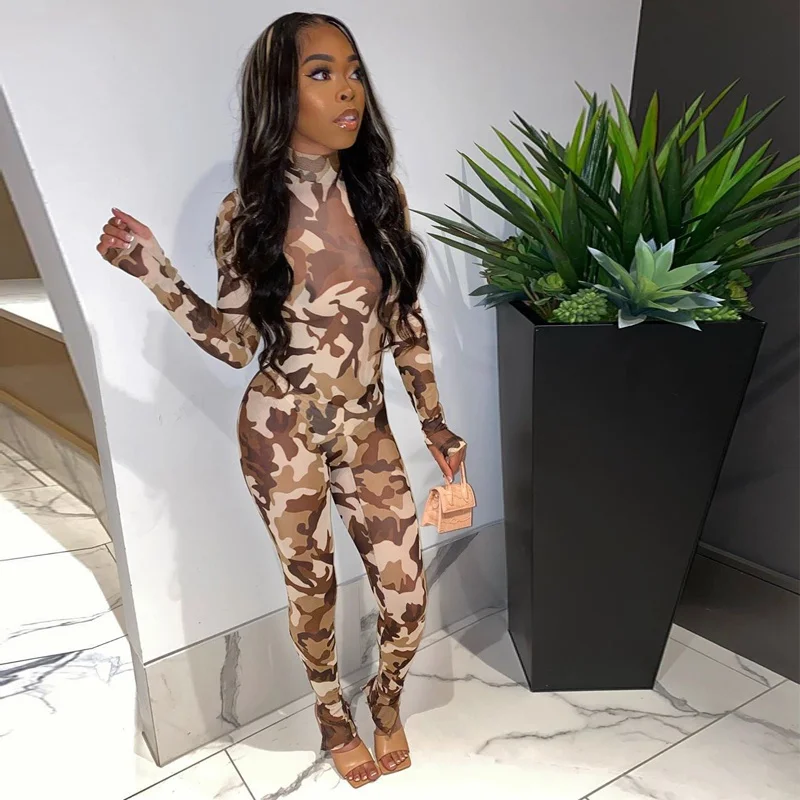 Женский спортивный комбинезон осень-зима взрослых камуфляжной расцветки с