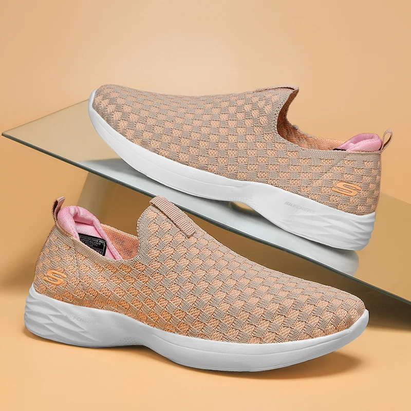 

2021 New Trend Autumn Running Women Sock Shoes Breathable Soft Bottom Trainers for Running Women Black Slip-on Gym Shoes Ladies