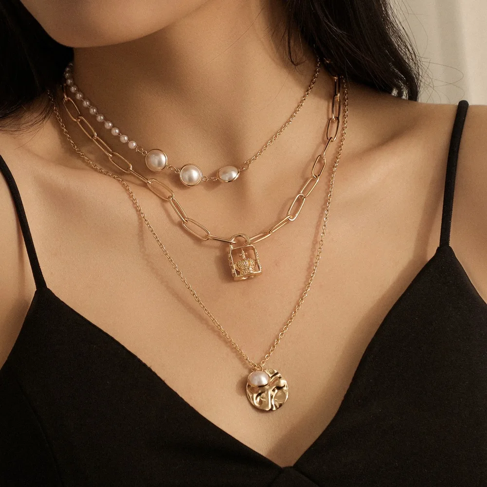 

New Creative Metal pearl stitching Three-Layered Temperament Pearl Shell Lamp-oil Clavicle Chain Double Pendant Necklace