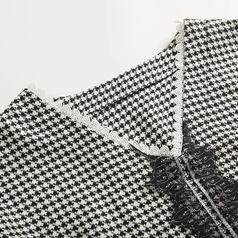 

2021 spring new Long Sleeve Plaid casual Pullover Top temperament commuter cardigan cotton V-neck A-line blouse