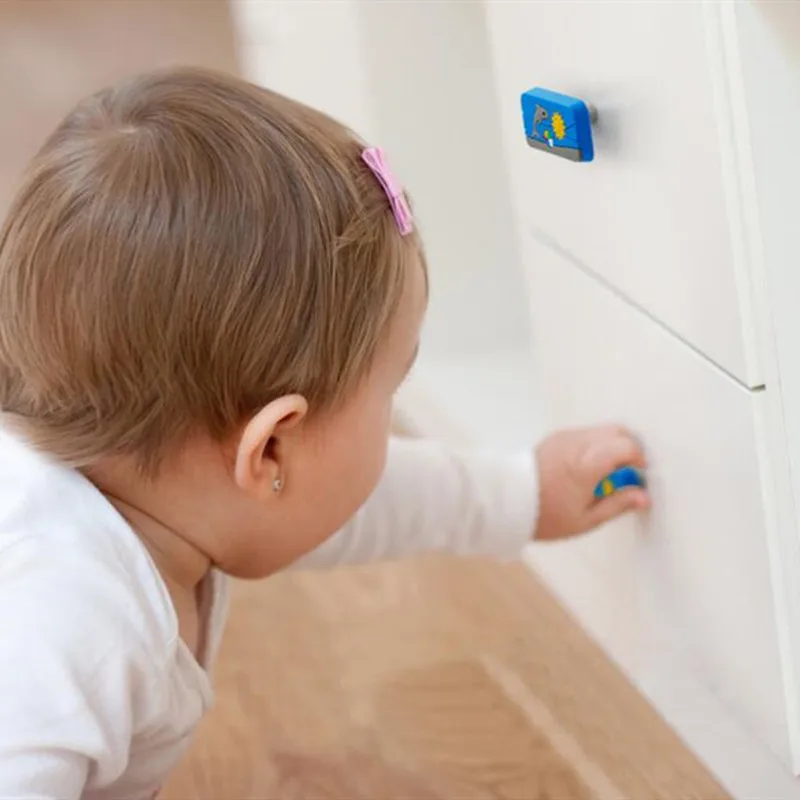 

Modern Children Room Rubber Cabinet Knobs and Handles Wardrobe Door Drawer Pulls Cute Star White Cloud Furniture Handle