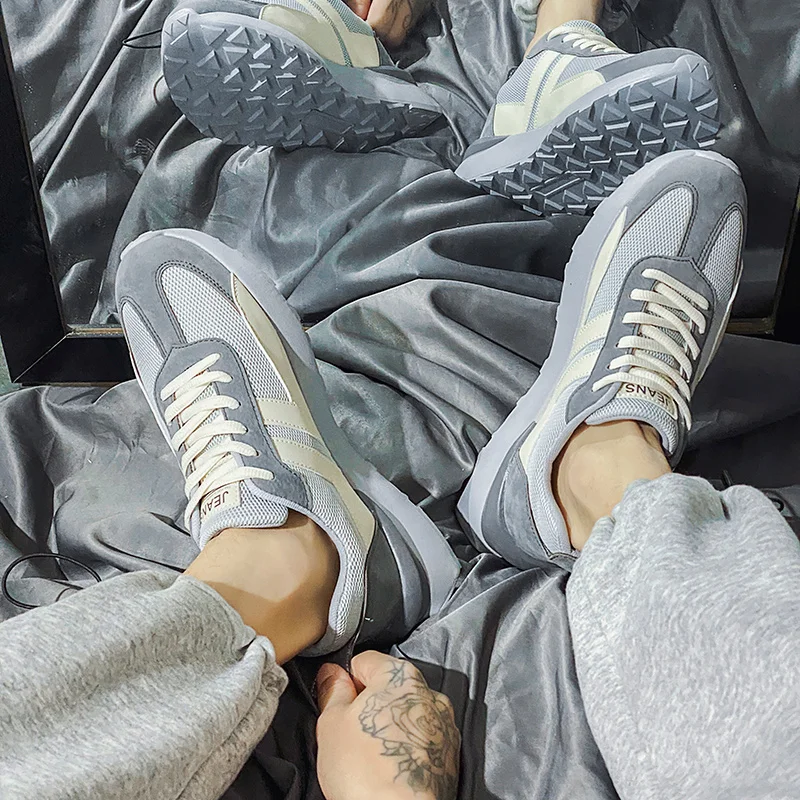 

Men's Color Matching Shoes Comfortable Running Shoes Hot Sale Sports Shoes Outdoor Leisure New Youth Fashion Black and White