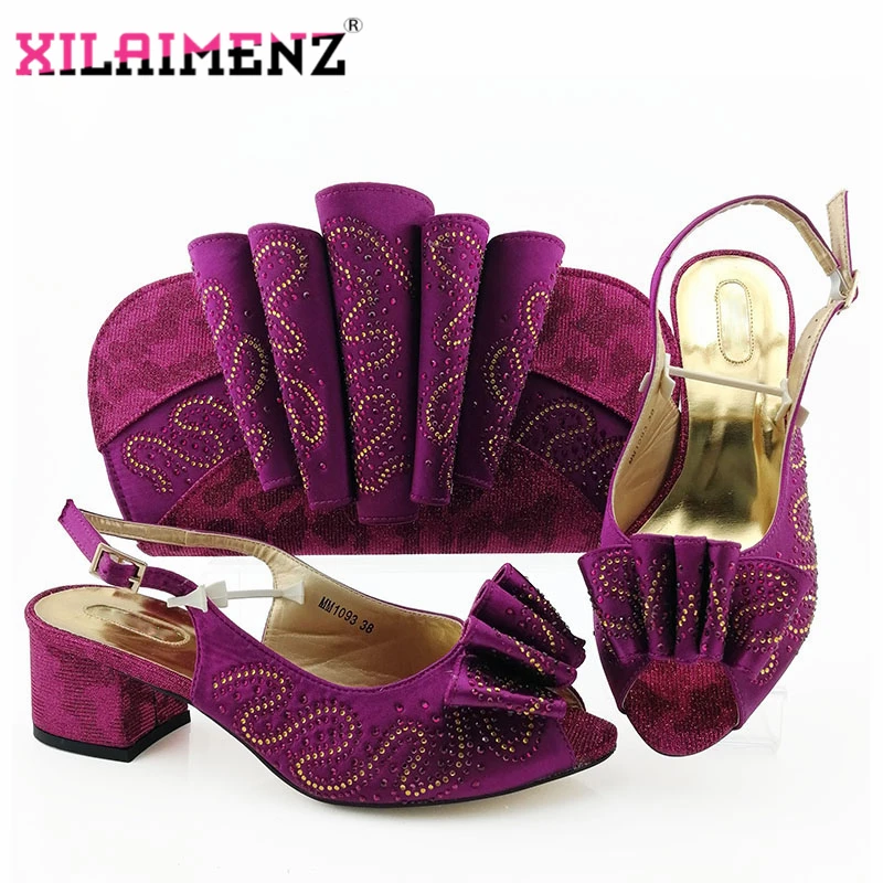 Новое поступление сезон осень Розовые босоножки комплект из туфель и сумочки