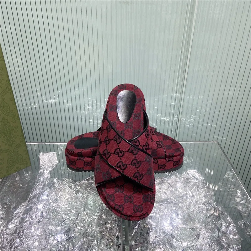 

Luxury Designers Shoes Spring and Summer New Color Embroidery Trend Thick Soled Slippers Women Flat Bottom Slippers Size 35-43