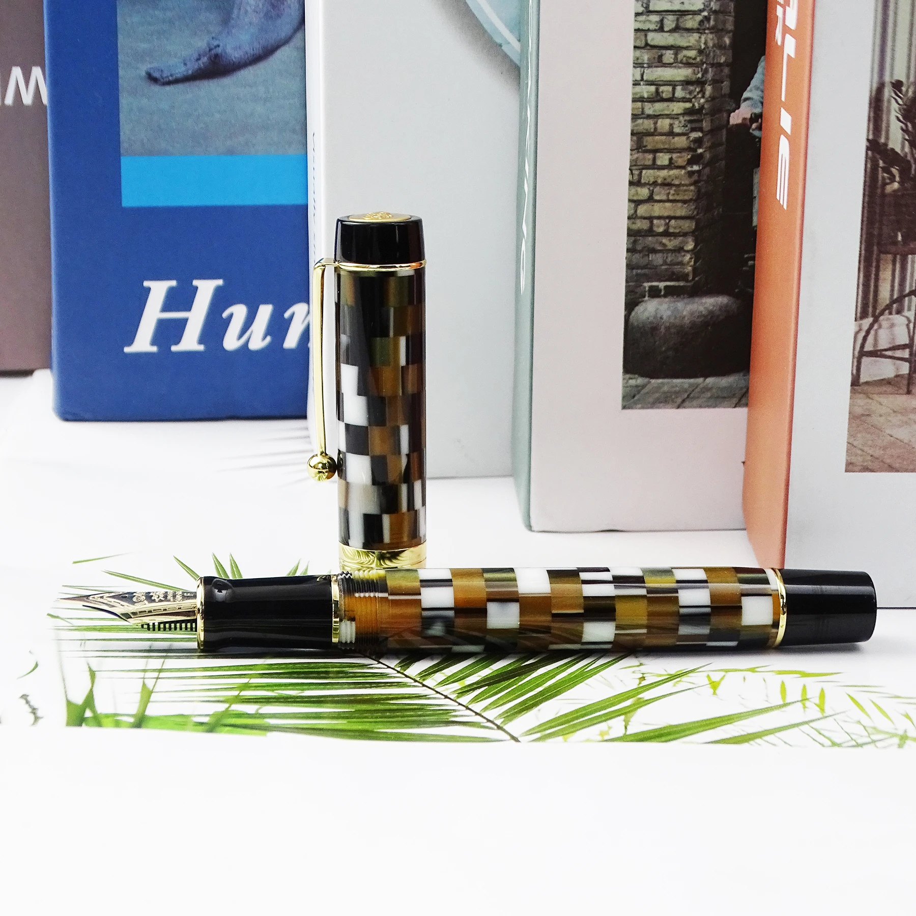 Перьевая ручка Jinhao чернильная из 14-каратной смолы коричневая Шахматная тонкого