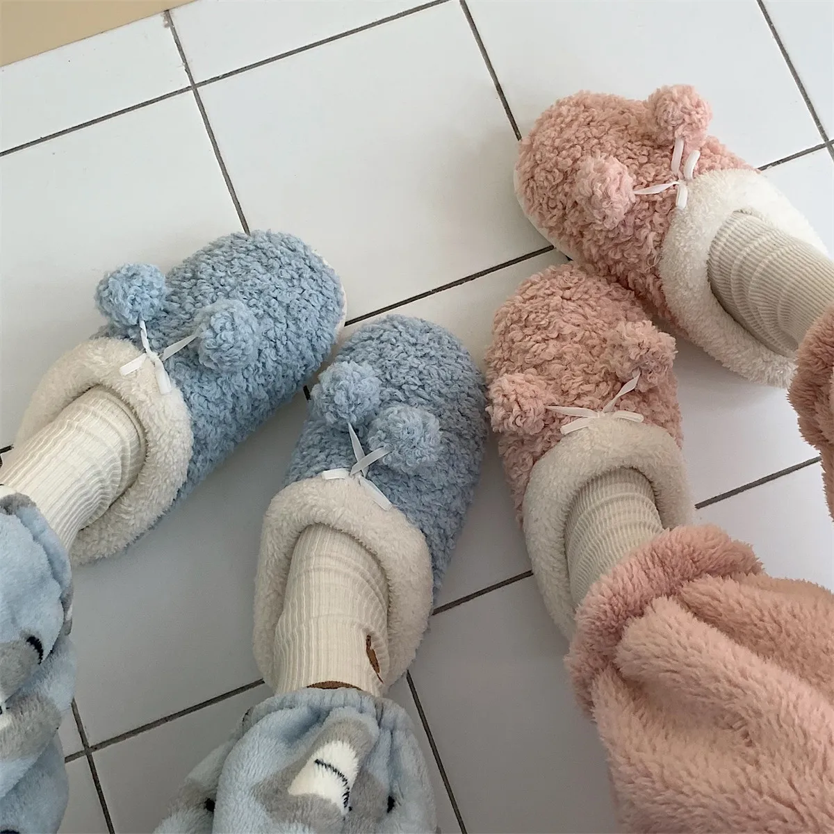 

Pom Pom Balls Winter Girl Woman Slippers For Home Indoor Shoes Soft Plush Bedroom Female Slipper Flip Flops Furry Women Mules