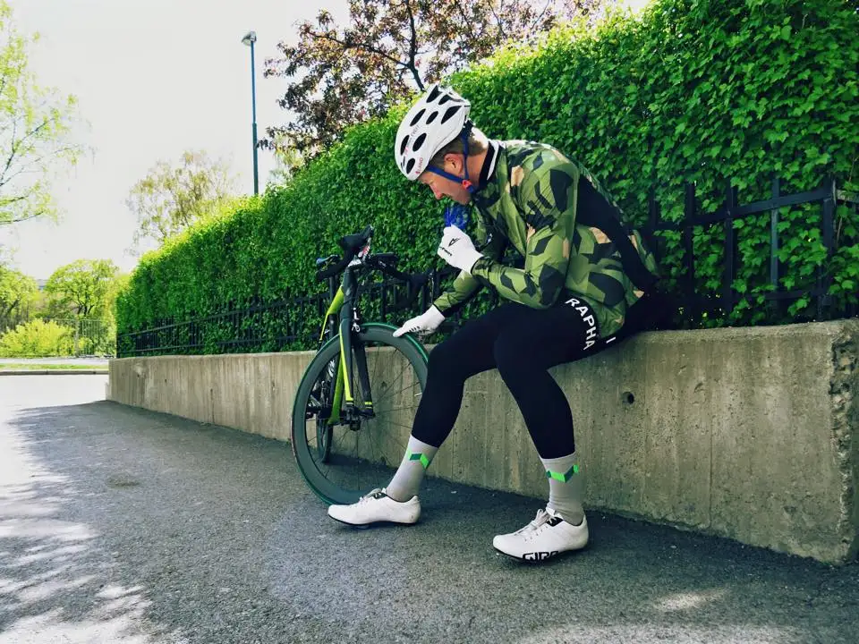 Осенняя велосипедная куртка VOID оранжевая ветрозащитная с длинным рукавом для