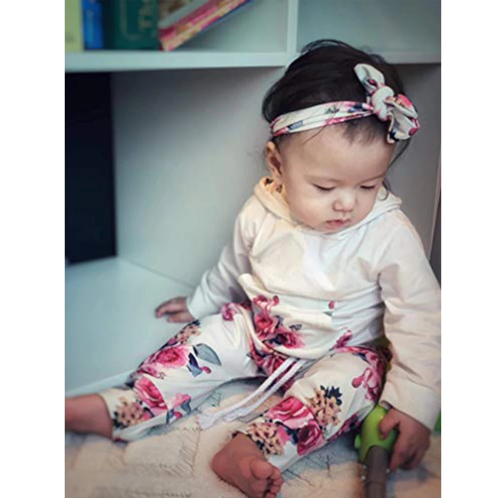 Костюм для девочек с цветочным принтом одежда маленьких толстовка капюшоном