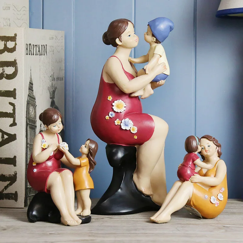 Скульптура героев американской серии Мама и сын Теплая семейная статуя из смолы