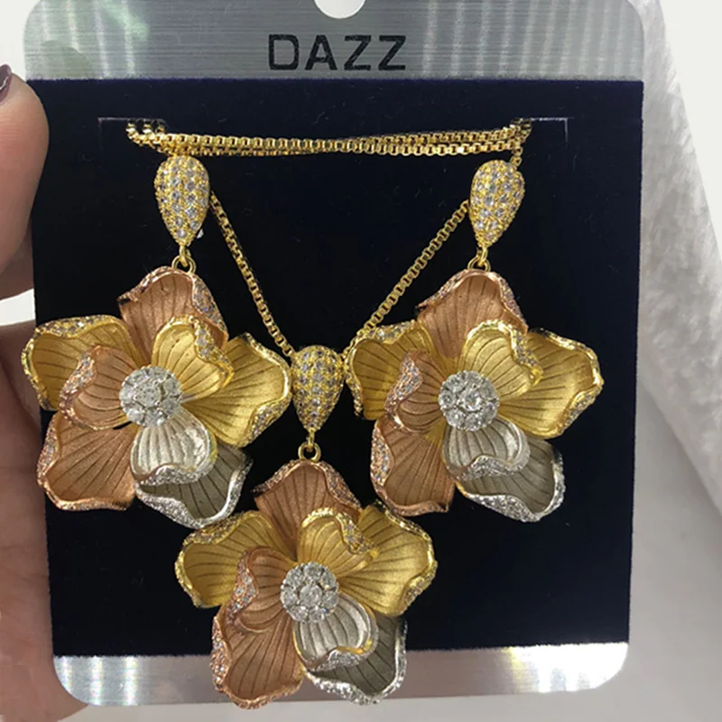 

Dazz Luxury Tricolor Flower Necklace Earrings Jewelry Set Shiny CZ Zircon Crystal Wedding Party Bridal Dubai Jewelry Gifts 2019