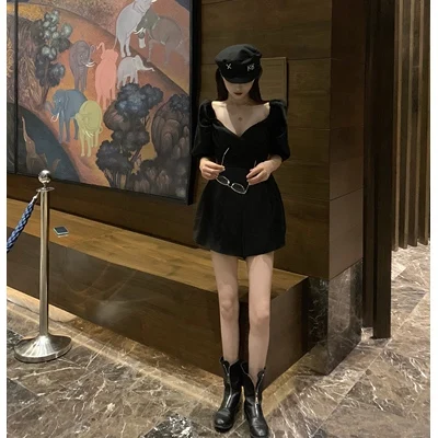 

French Style Retro Puff Sleeve Jumpsuit Deep V Sexy Plus Size Rompers Women Black Jumpshort Elegant Overalls Ladies High Waist