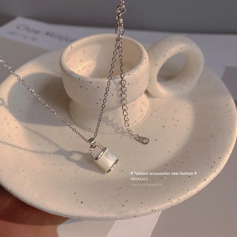 

Fashion Lock Metal Pendant Necklaces Women's Titanium Steel Retro Creative Wild Trend Clavicle Chain Party Jewelry Accessories