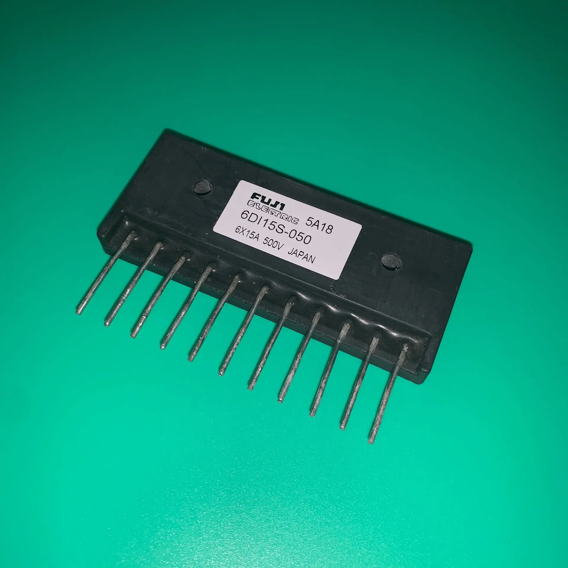 

6DI15S-050 с изолированным затвором (IGBT) 6X15A 500 V модуль транзистора высокой мощности 15S-050