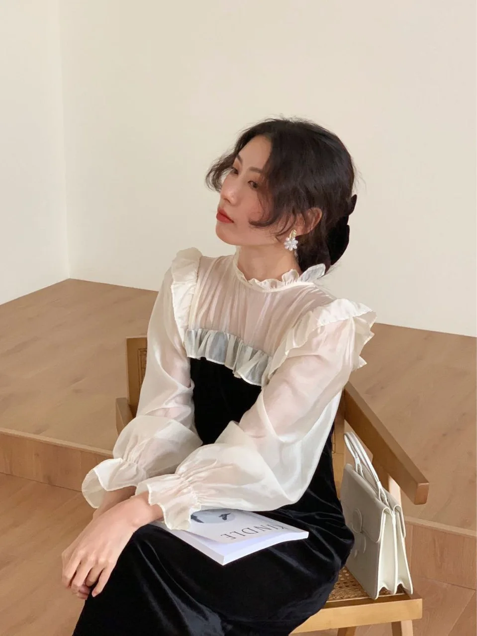 

French favors waist dress show thin polyester joker 2021 falbala hubble-bubble sleeve dress in spring 5117