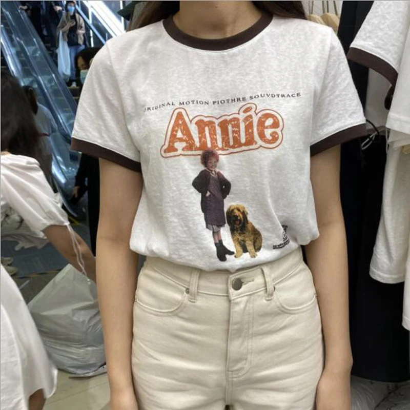 

Женская футболка с коротким рукавом, круглым вырезом и принтом