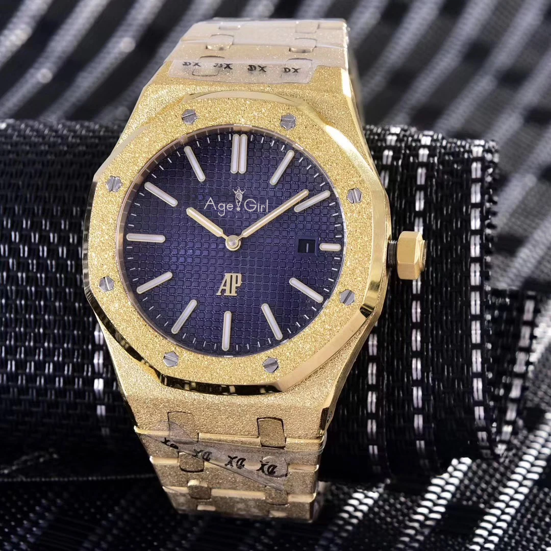 

Classic New Men Automatic Mechanical Watch Stainless Steel Yellow Gold Matte Crystal Diver Sapphire Watches Blue Black AAA+
