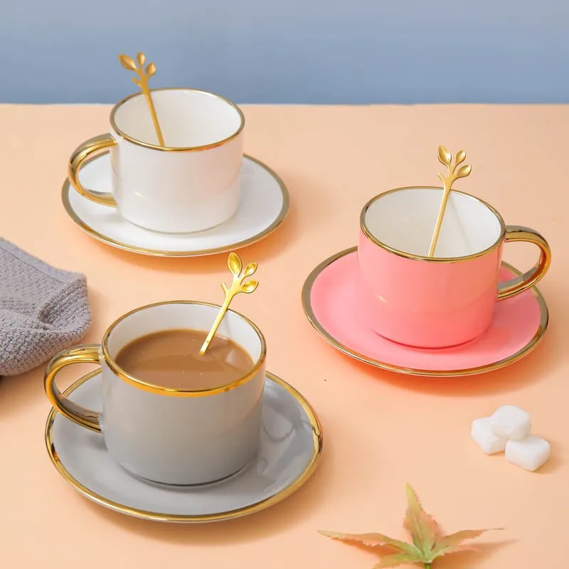 Керамическая кофейная чашка в европейском стиле с ложкой 240 мл | Дом и сад