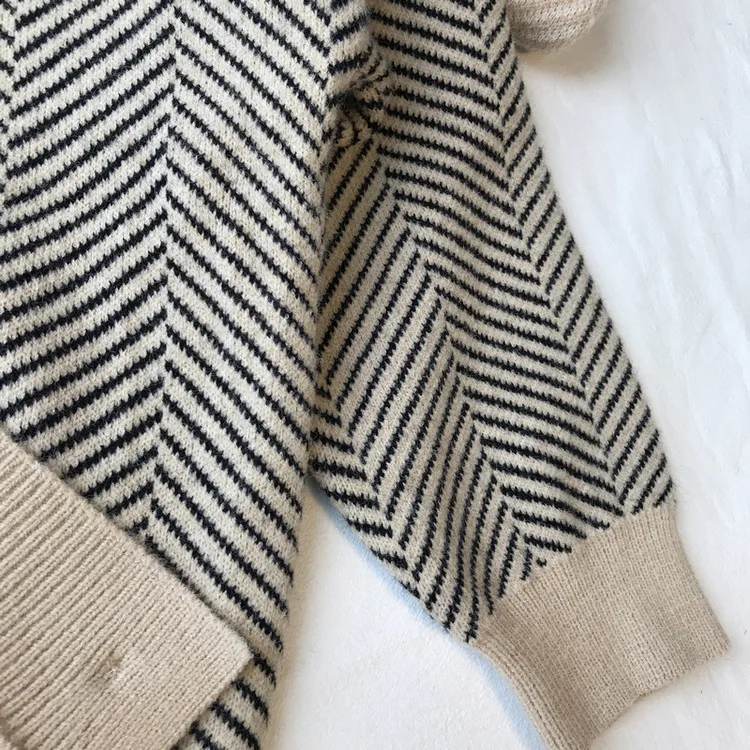 Женский трикотажный кардиган в полоску Длинный эластичный Серый на осень 2019| |