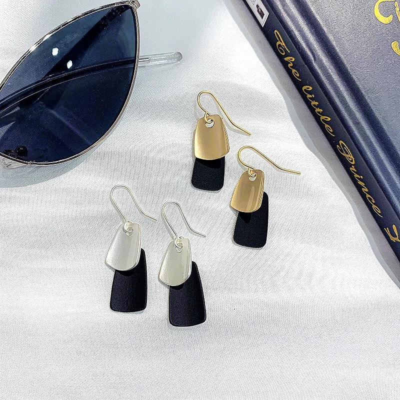 

DREJEW Black Red Green Yellow White Gold Contrast Color Drop Earrings Geometric Alloy Statement Dangle Earrings Women Christmas