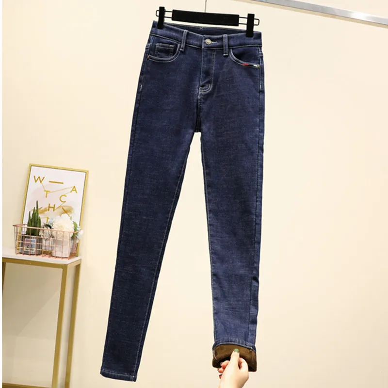 Женские зимние теплые джинсы эластичные мягкие черные с бархатной подкладкой