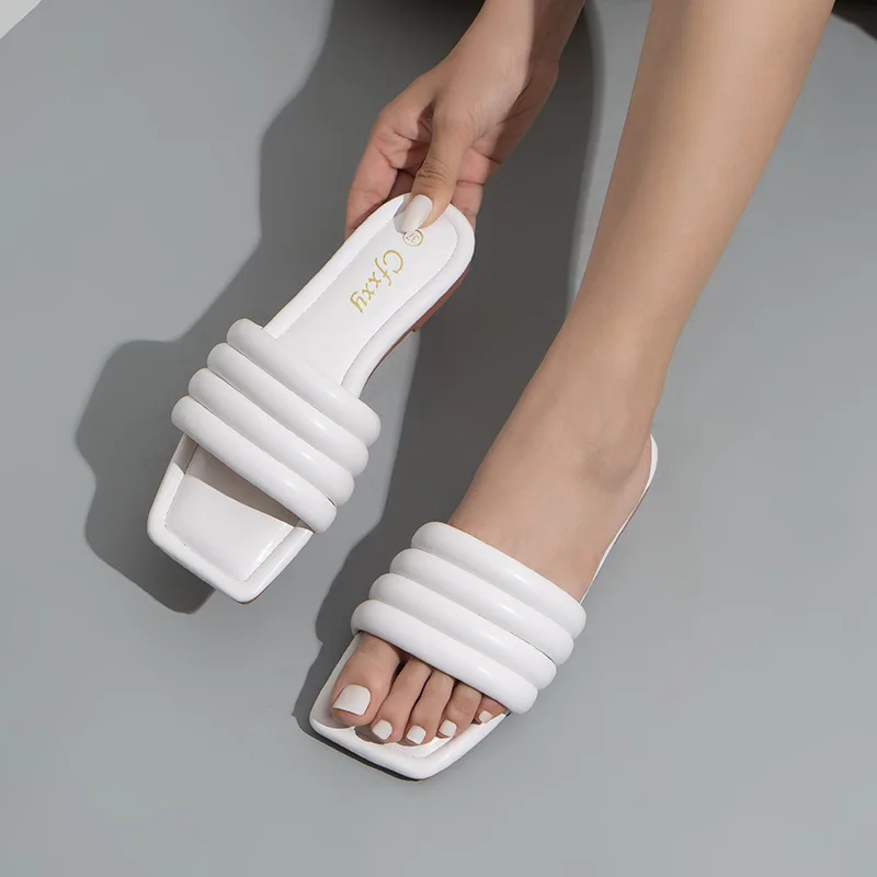 

Hot sale 2021 new style square toe flip flops women fashion candy color flat bottom women's shoes casual and comfortable sandals