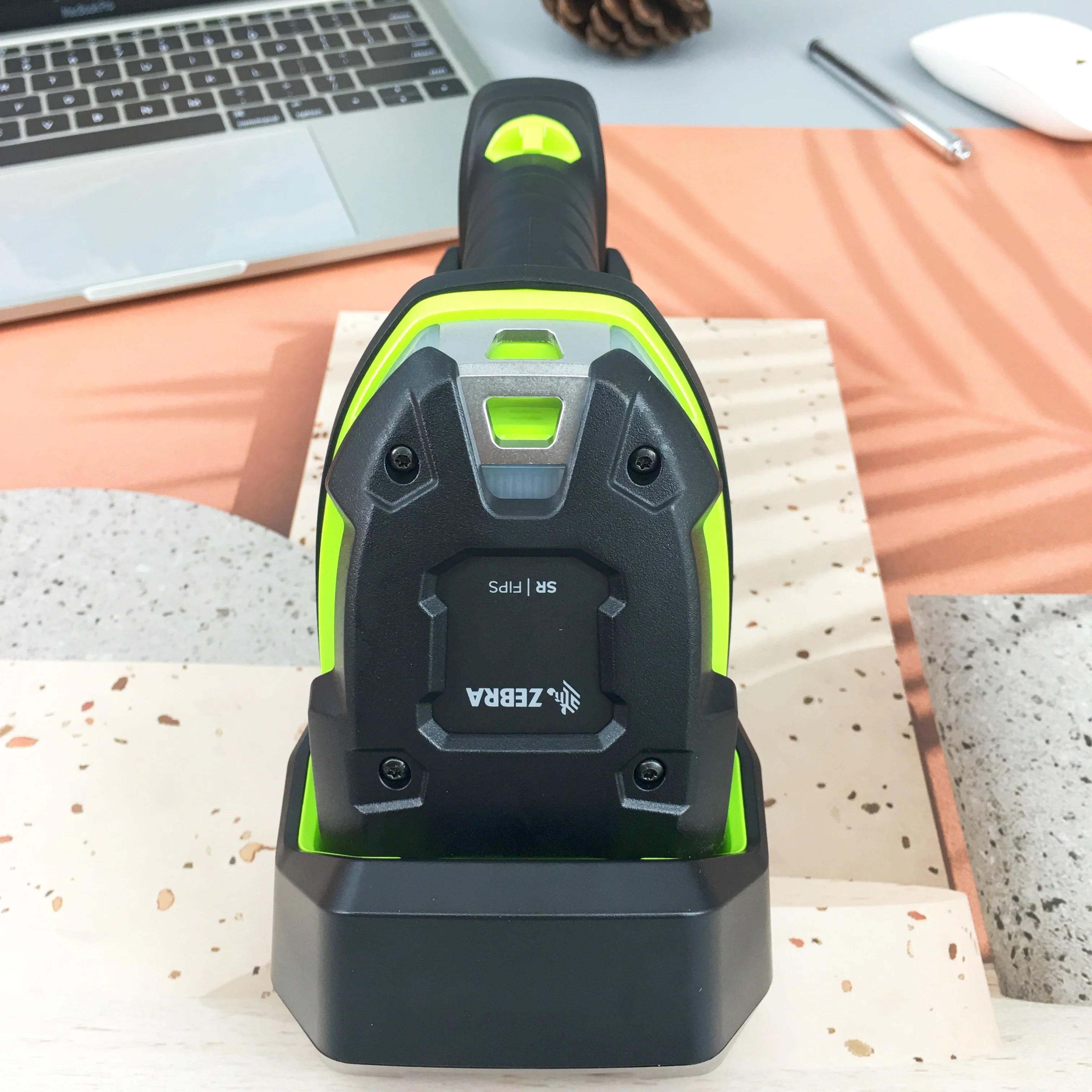 Zebra LI3678 SR Ultra Rugged 1D Wireless Barcode Scanner Kit FIPS Vibration Motor Includes Cradle Power Supply and USB Cord|Сканеры| |