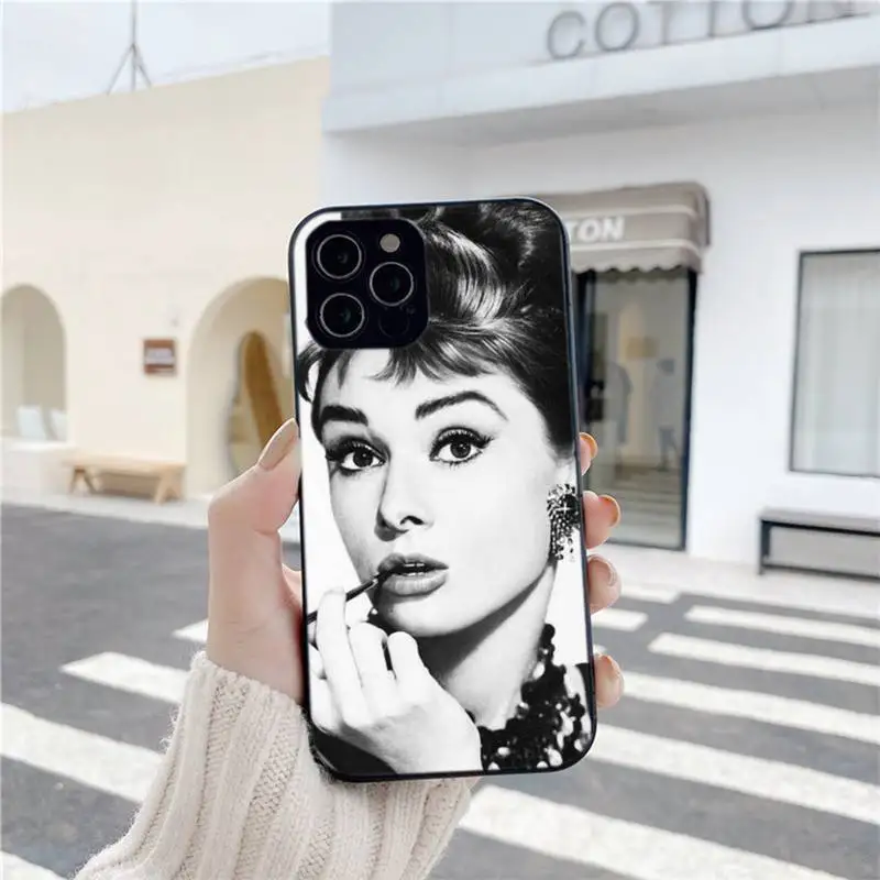 

Audrey Hepburn Soft Cover Phone Case For Iphone 6 6s 7 8 Plus XR X XS XSmax 11 12 Pro Mini Max