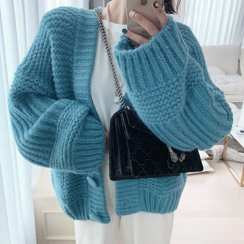 

Корейский шикарный кардиган для женщин на осень и зиму, свободный плотный вязаный свитер с большими пуговицами и открытыми плечами, кардига...