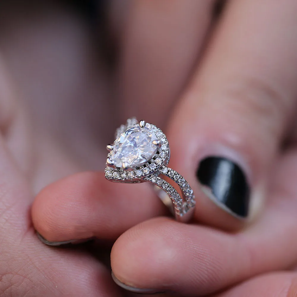 Hot Sale High-end and delicate drop-shaped ladies ring Creative with diamonds micro-set zircon | Украшения и аксессуары
