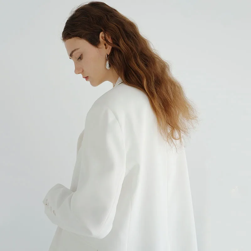 

[EAM] Women White Big Size Pocket Casual Blazer New Lapel Long Sleeve Loose Fit Jacket Fashion Tide Spring Autumn 2021 1DD7288