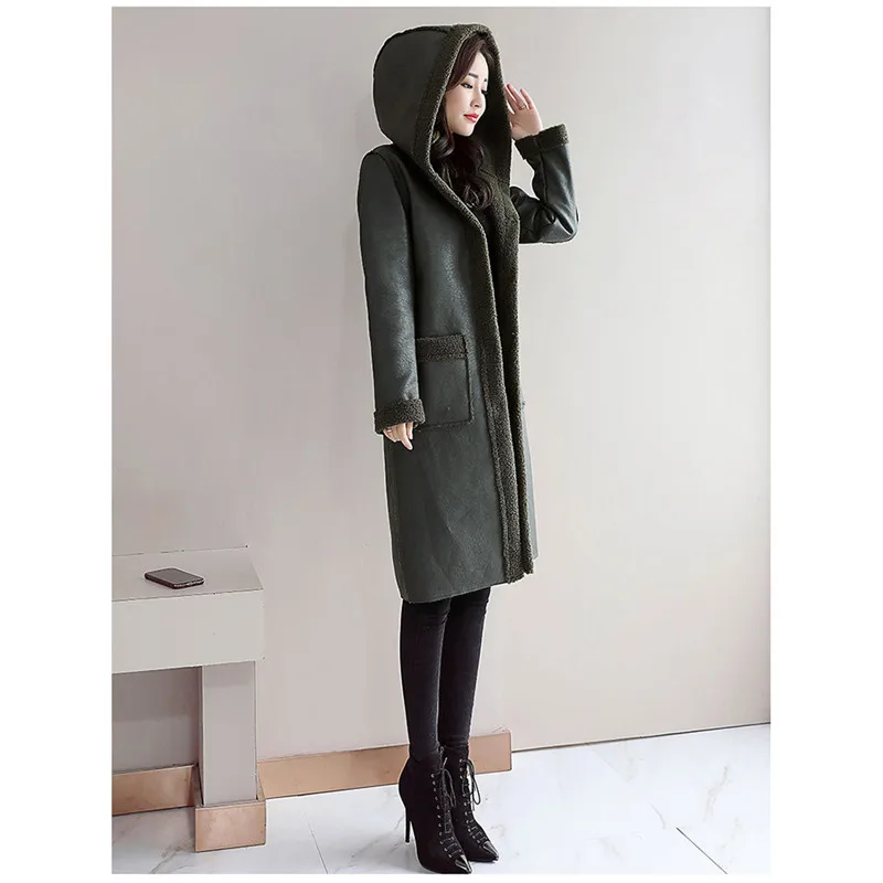 Женская Длинная кожаная куртка черная теплая из искусственной кожи большие