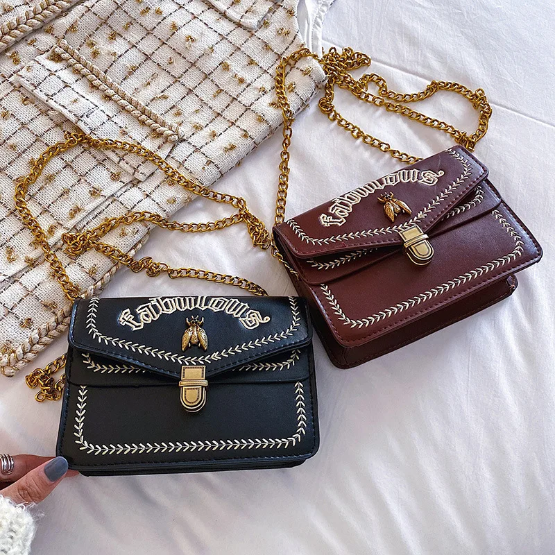 Женская сумка с вышивкой в виде пчелы вместительная на цепочке женская