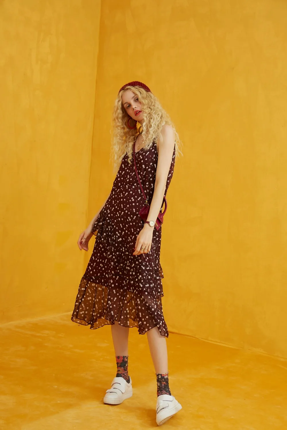 ELFSACK Three Color Floral A Line BoHo Women Dress Autumn Sleeveless Slip Loose Female Sexy Dress