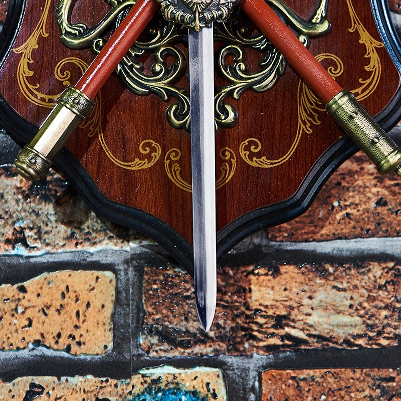 

Ancient Roman Sparta Shield Sword Wall Decor Antique Shield with Armor Medieval Axe Lion Ornament Crafts KTV Bar Wall Hanging