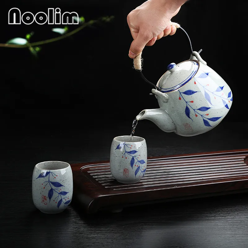 Большой керамический чайник ручной росписи термостойкий в стиле ретро для