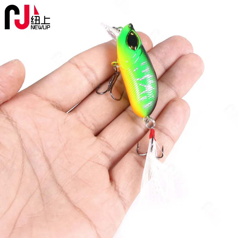 

5.5cm/8g Slow Sinking Fishing Lure diving 0.5-1.2m Crankbait Artificial Hard Bait feather hook Winter Pike Bass Fishing Tackle