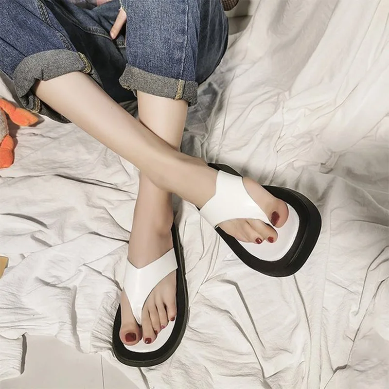 

Women Clip Toe Slippers Thick Bottom Platform Solid Female Slides Non Slip Buckle Strap Summer Wear-resistant Ladies Shoes 2021