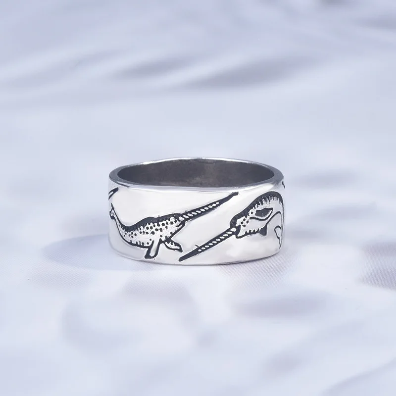 

2021 new Trendy Creative Carves Narwhal Pattern Rings for Men Punk Style Vintage Wild Male Rings Wedding Party Jewelry Gift
