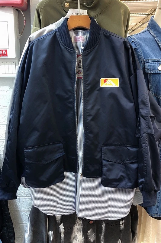 

2021 Spring New Loose Embroidered Patched Baseball Uniform Lady Stripes Shirt Fake Two-Pieces Coats Women's Fashion