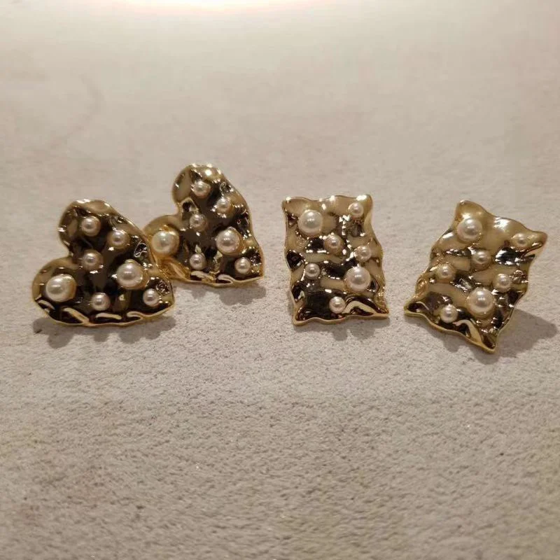 Женские прямоугольные серьги гвоздики Модные металлические с большим сердцем и