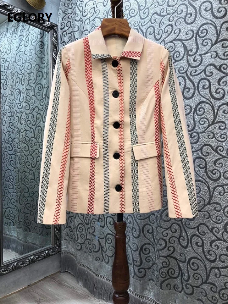 

Женская куртка с отложным воротником, декорированная карманами, Осень-зима 2020