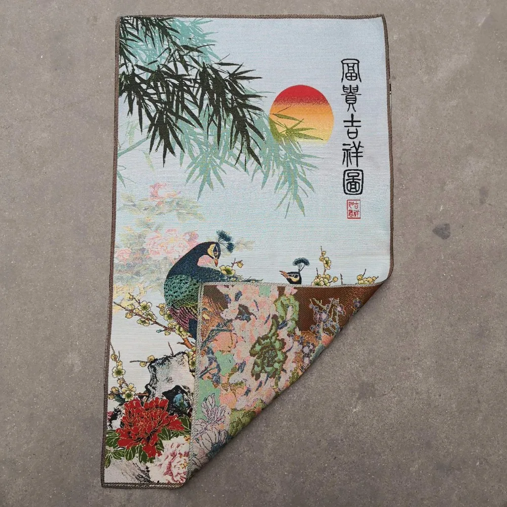 Тибетский шелковый тханка Гуаньинь 60x90см