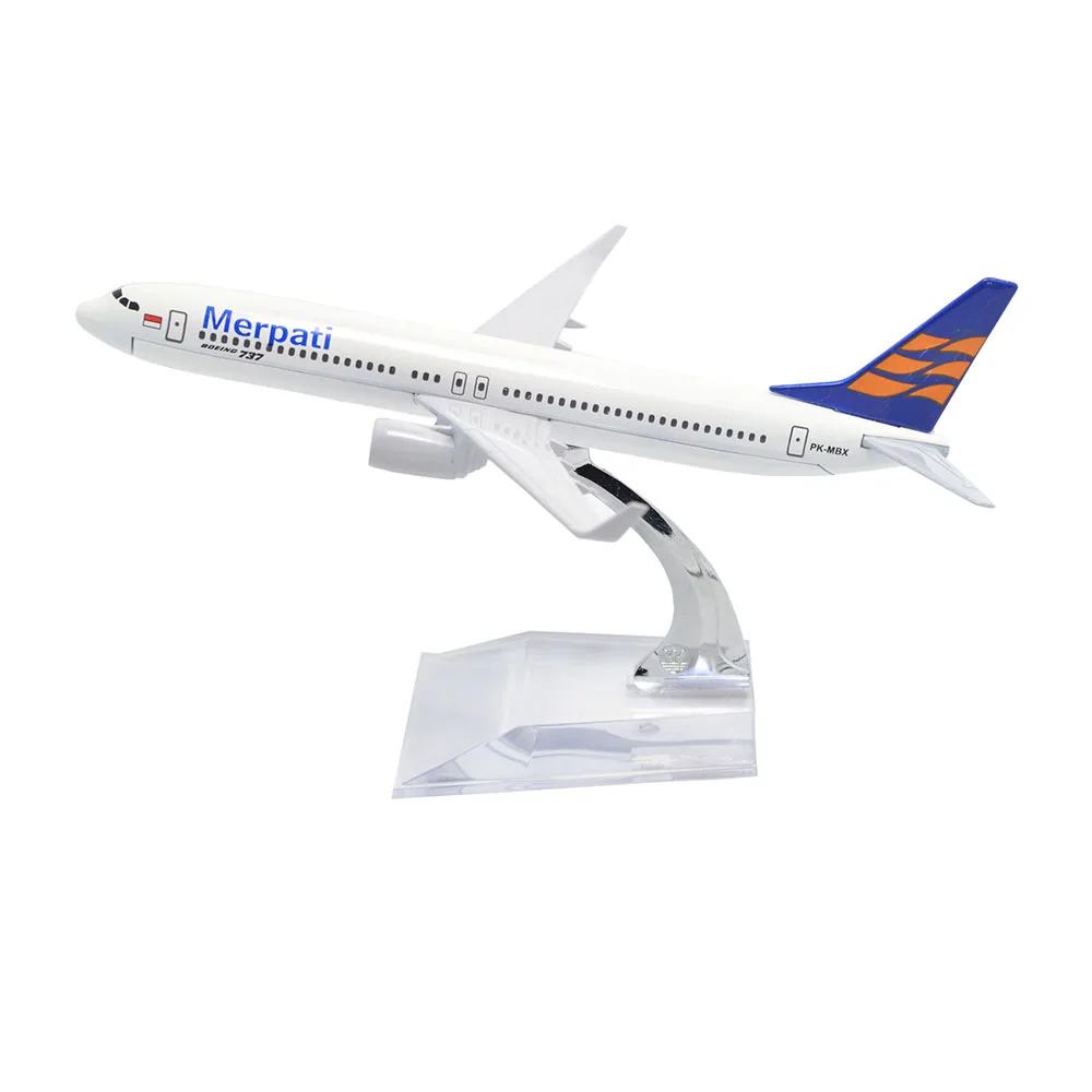 

TANG DYNASTY(TM) 1:400 16cm Boeing B737 Merpati Airlines Metal Airplane Model Plane Toy Plane Model