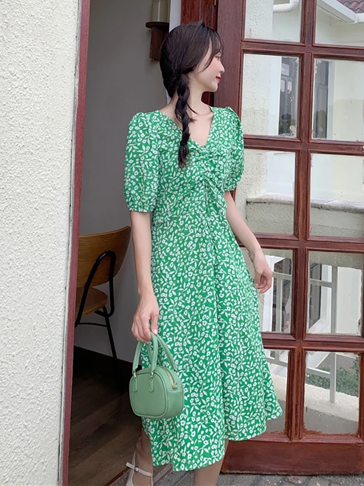 

V-neck floral dress summer 2021 new slim waist medium length elegant short sleeve skirt women's wear