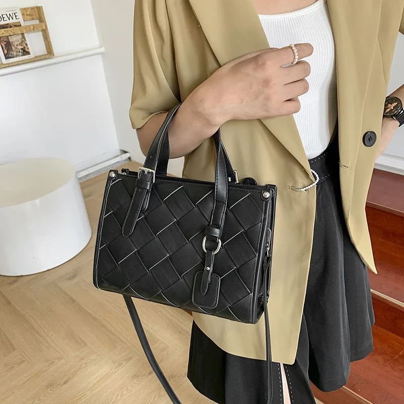 

Soft Handle Shoulder Bags Satchel Female Bag Leather Crossbody Woven Women's Handbag 2021 Large Capacity Summer Luxury Designer