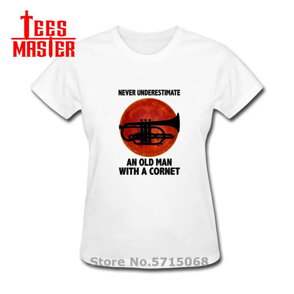 Никогда не недооценивать пожилой человек с Корнеты Футболка женская Винтаж Джаз