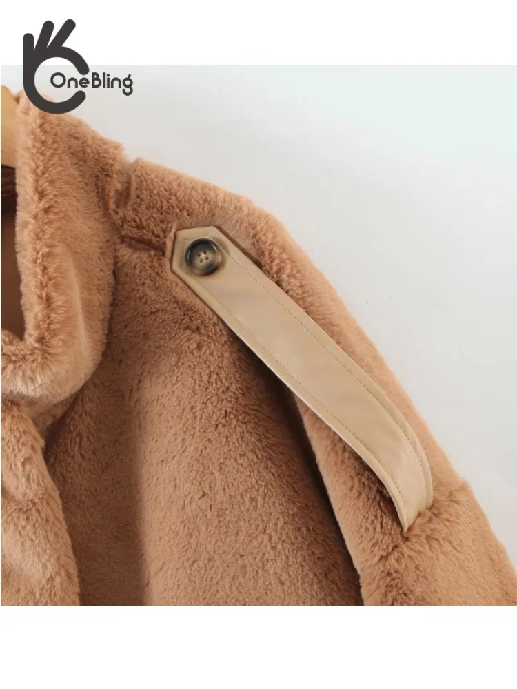 Куртка женская зимняя стеганая с воротником-хомутом и искусственным лисьим