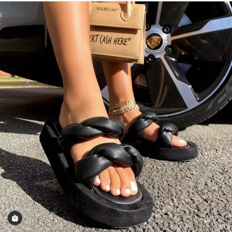 

Women Slippers Soft Leather Woven Slippers Summer Flat Heels Beach Casual Slides Shoes Woman Outdoor Sandals Flip Flops Muter